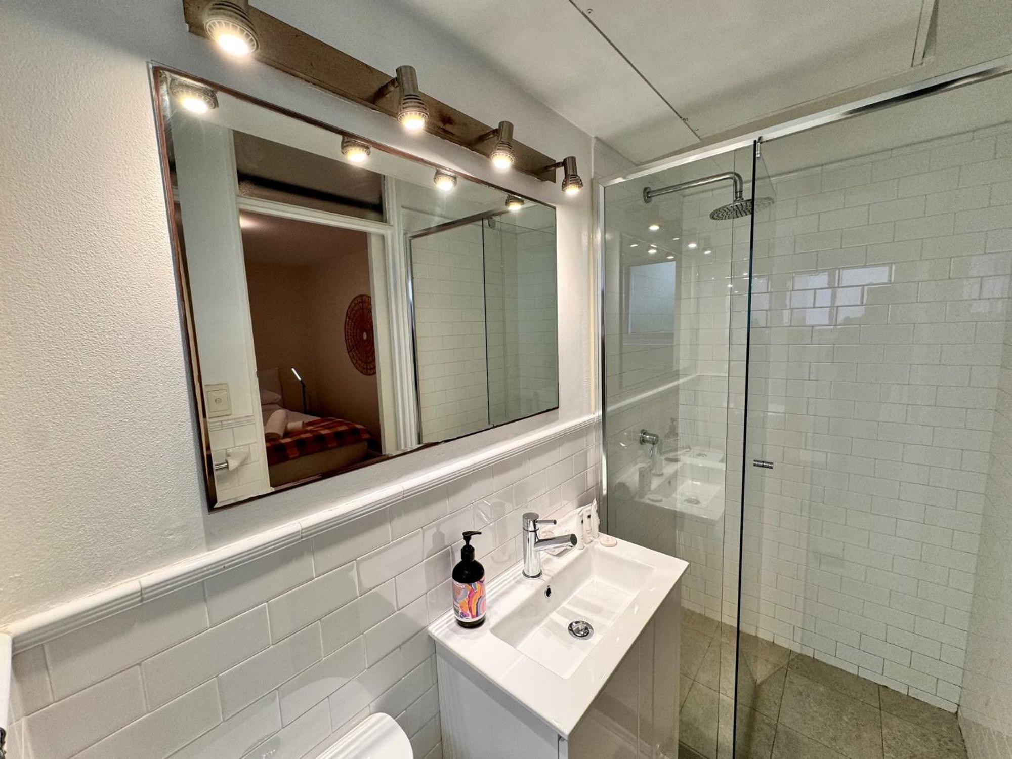 1 Bdrm Manly Beachside Apt With Parking Sydney Bagian luar foto